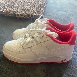 Nike Air Force 1 low university red size 6y